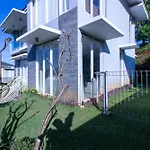 Family Only Villa Mountain View - De Reiz Golf Syariah 4Br