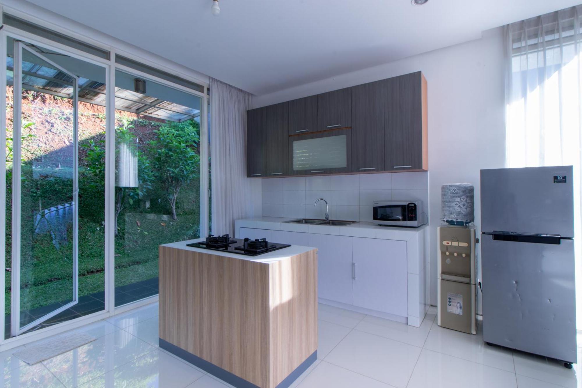 Family Only Mountain View - De Reiz Golf Syariah 4br Bandung