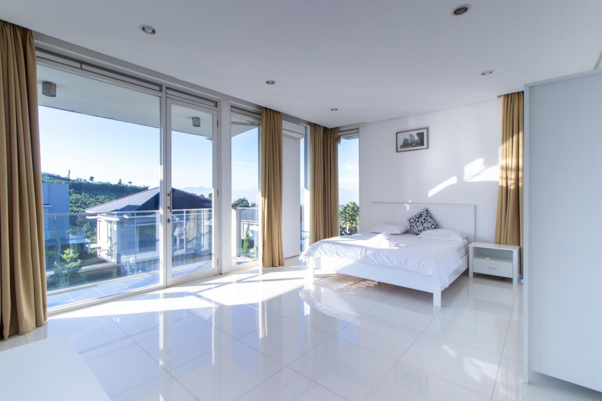 Villa Family Only Mountain View - De Reiz Golf Syariah 4br *